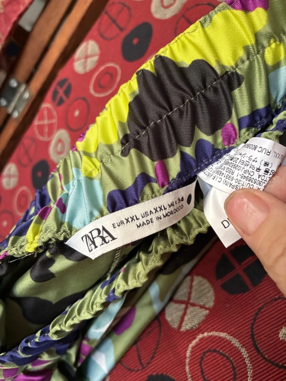 ZARA Multicolor Satin Elastic-Waist Printed Pants - Green, Purple, Yellow, Black - Picture 2 of 11